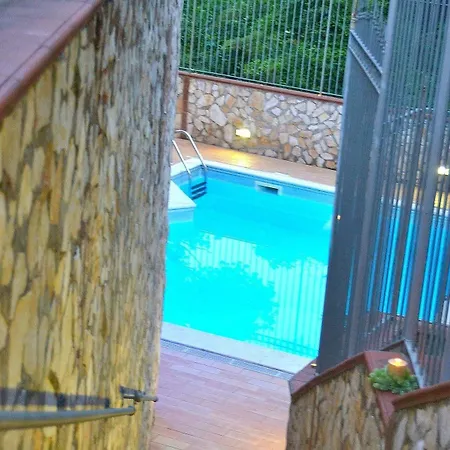 I Giardini Di Capodimonte 2 Bed & Breakfast 2*